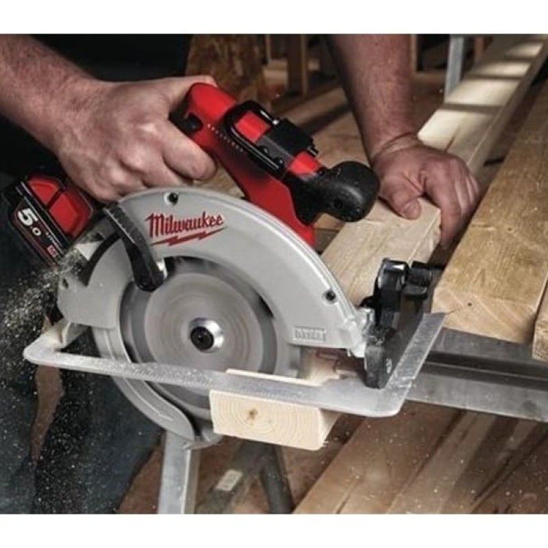 Milwaukee M18 BLCS66-0X Δισκοπρίονο 18V Solo με Σύστημα Αναρρόφησης (4933464589)
